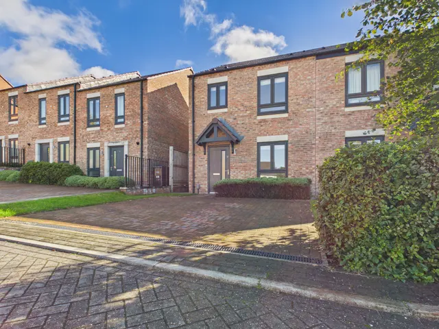Orchid Gardens, Beckwithshaw, HG3, photo 1