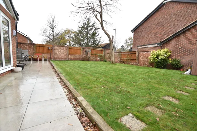 Photo 3 — Fleet Road, Farnborough, Hampshire, GU14 9RG