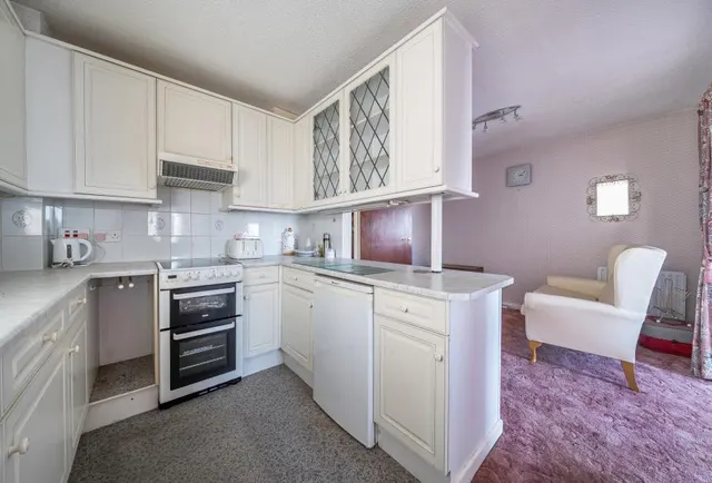 Roundways, Coalpit Heath, BS36, photo 3