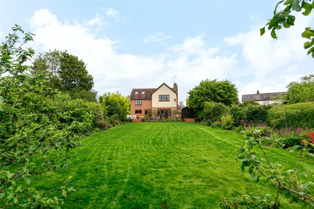Back Street, Thornborough, MK18, photo 3