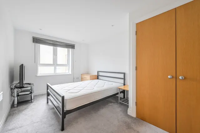 London, E14, photo 3