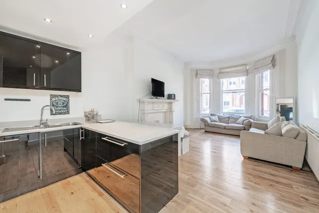 Photo 2 — Brechin Place, South Kensington, London, SW7
