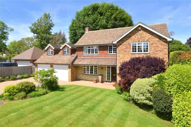 Ridgelands, Leatherhead, KT22, photo 1