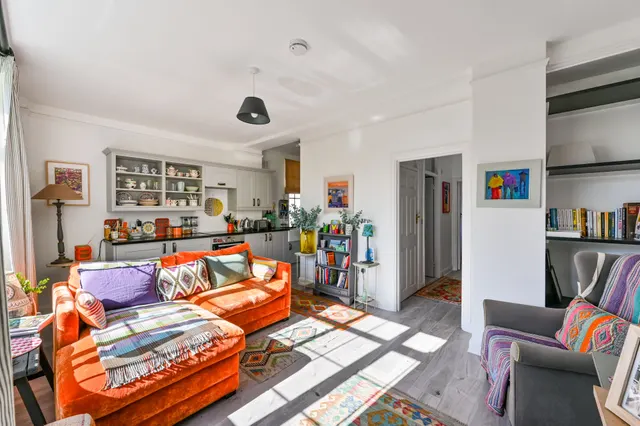 Flat 509, Endsleigh Court, Upper Woburn Place, London, photo 1