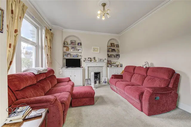 Photo 3 — Edenvale Street, Fulham, London, SW6