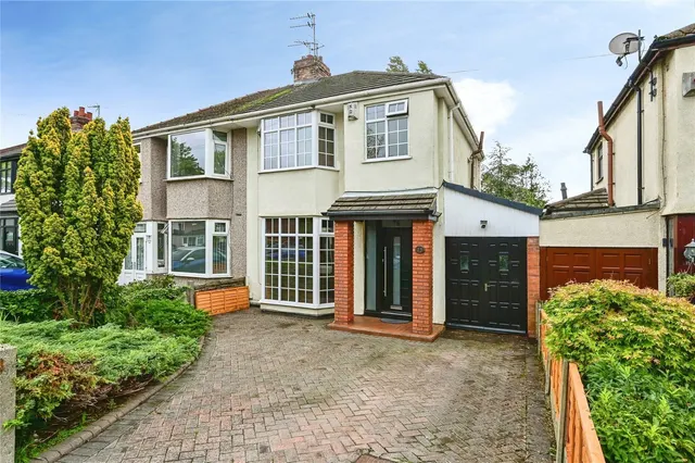 Rosslyn Avenue, Maghull, L31, photo 1