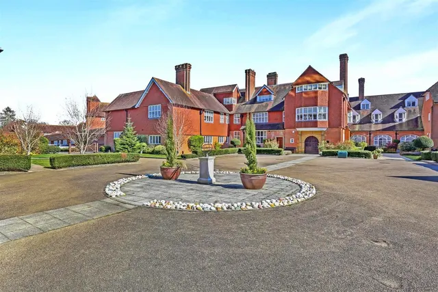Elizabeth Drive, Banstead, SM7 2FD, photo 1