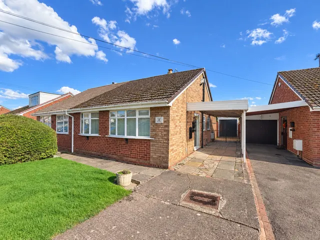 Chase Avenue, Cheslyn Hay, WS6, photo 1
