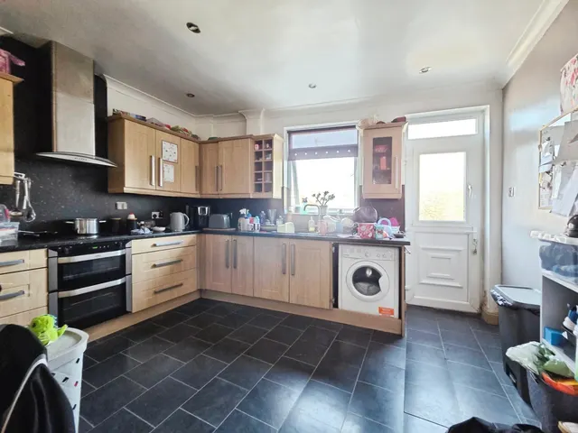 Barnsley Road, Rotherham, S63, photo 2