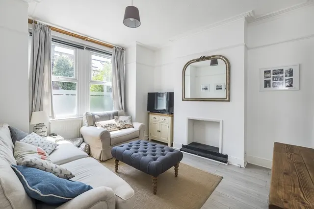 Photo 2 — Aldren Road Earlsfield SW17