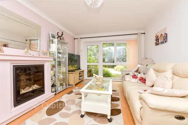 Timberhill, Ashtead, KT21, photo 2