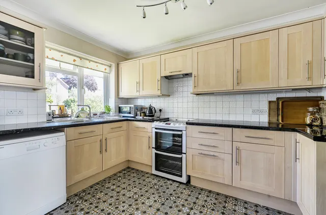 Photo 3 — Storrington, RH20 4NL