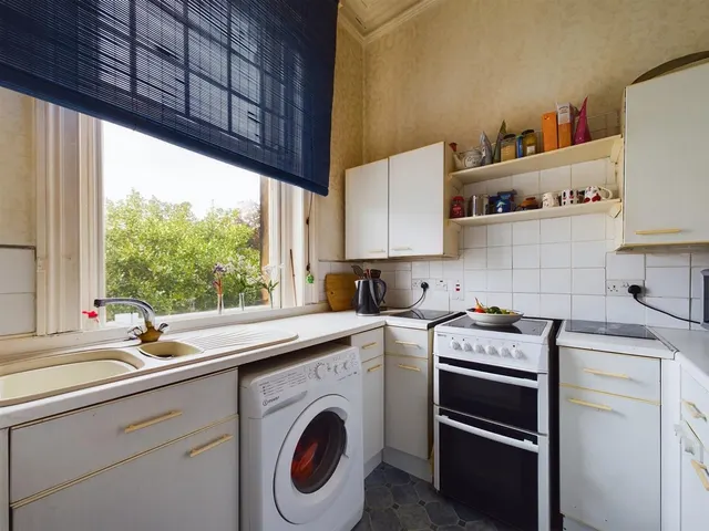 Valley Road, Scarborough, YO11, photo 3