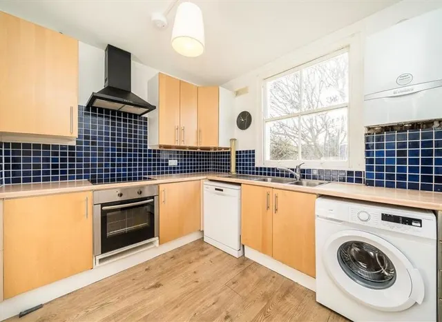 Photo 3 — Grosvenor Terrace, Camberwell, SE5