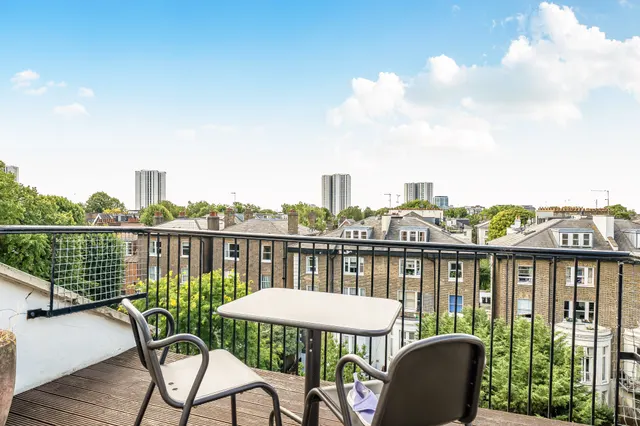 Photo 3 — Flat 4, 29 Belsize Park Gardens, London