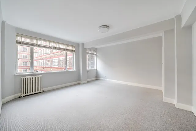 Balham High Road, Balham, SW17, photo 3