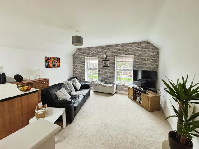 Hessle High Road, Hull, HU4, photo 1