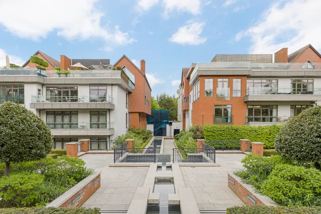Allingham Court, The Bishops Avenue, Hampstead, London, photo 1