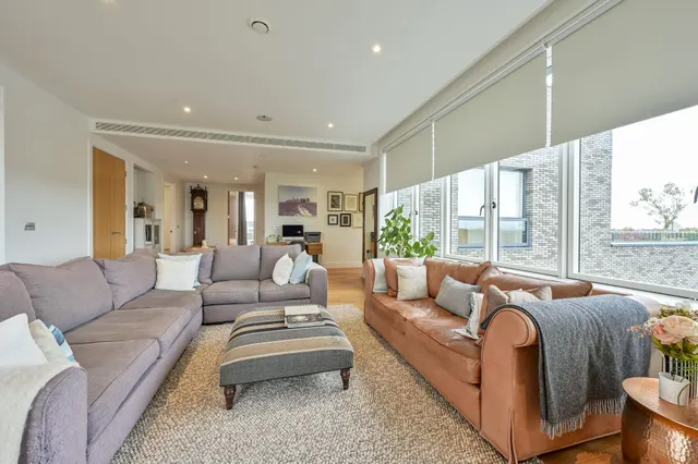 Photo 3 — Apartment 76, 121 Upper Richmond Road, London