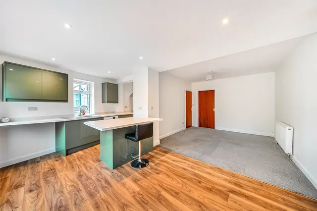 Edgar Road, West Drayton, UB7, photo 2