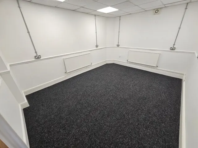 Hall Street, Hoyland, photo 2