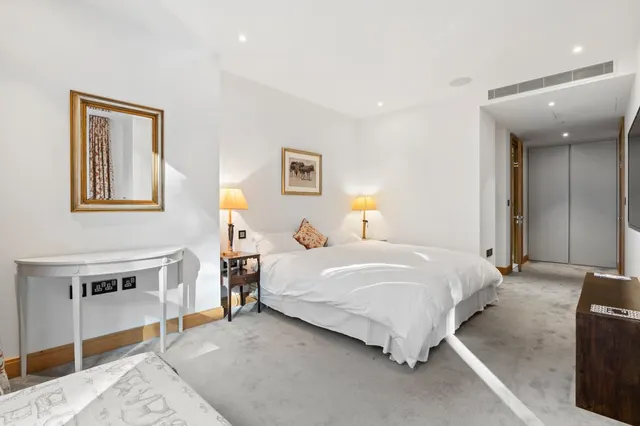 Horseferry Road, London, SW1P, photo 2