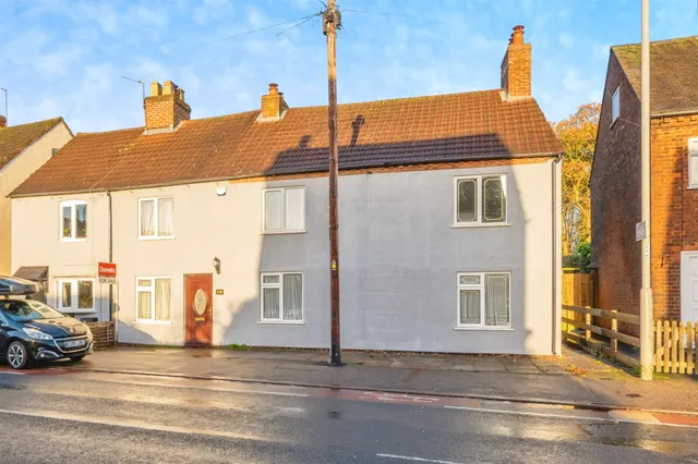 Walsall Road, Lichfield, WS13, photo 1