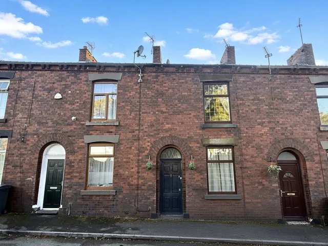 Watts Street, Hollins, OL8, photo 1