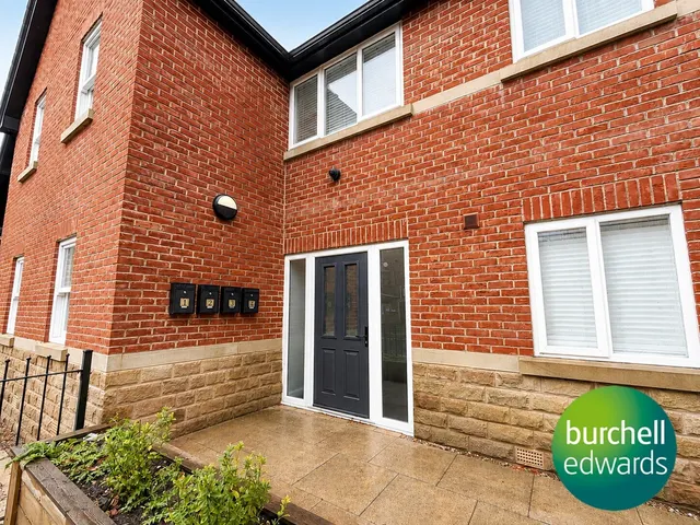 Wood Street, Mansfield, NG18, photo 1