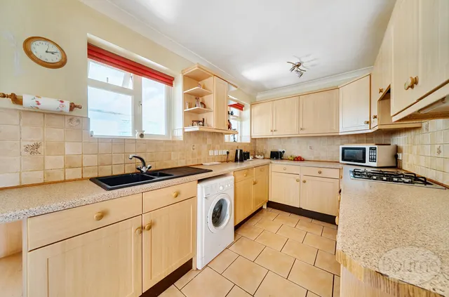 Sunnyhill, Witley, GU8, photo 3