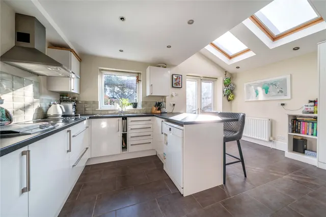 Photo 2 — Windsor Road, Teddington, TW11 0SG