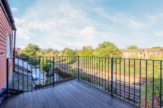 Craven Avenue, Ealing, London, W5, photo 1