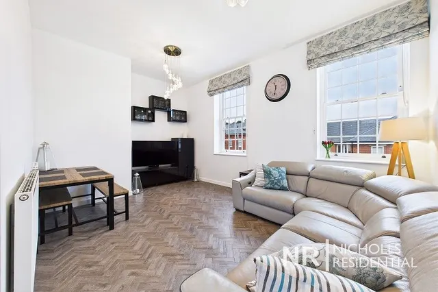 Sherwood Way, Epsom, KT19, photo 2