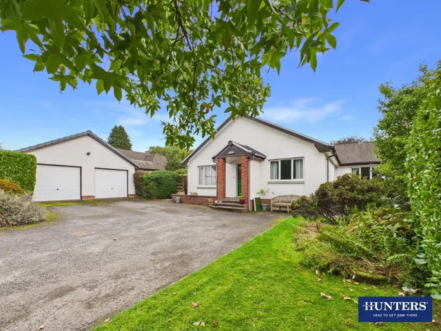 Malat, Waugh Road, Thornhill, photo 1