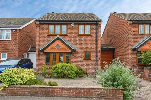 Albert Close, Grays, Essex, RM16, photo 1