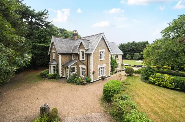 Distinguished Four Bedroom Period Residence, Ryarsh, photo 1