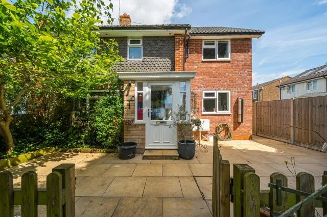Edinburgh Close, Banbury, OX16, photo 1