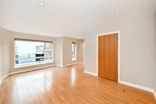 Lincoln Road, East Finchley, N2, photo 1
