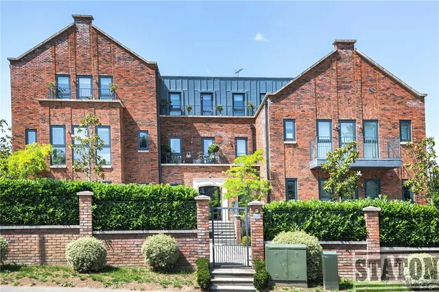 Watford Road, Radlett, WD7, photo 1
