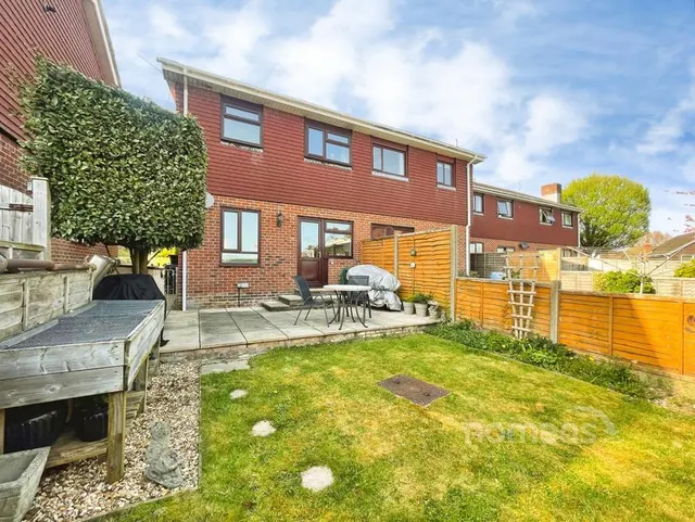 Cedar Close, Kings Worthy, SO23, photo 1