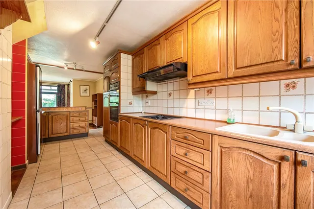 Downs Road, South Wonston, SO21, photo 3