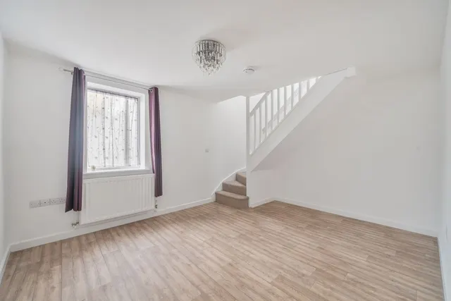 Hollowtree Court, Barnstaple, EX32, photo 3