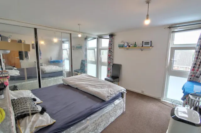 Sarah Gardens, Walsall, WS5, photo 3