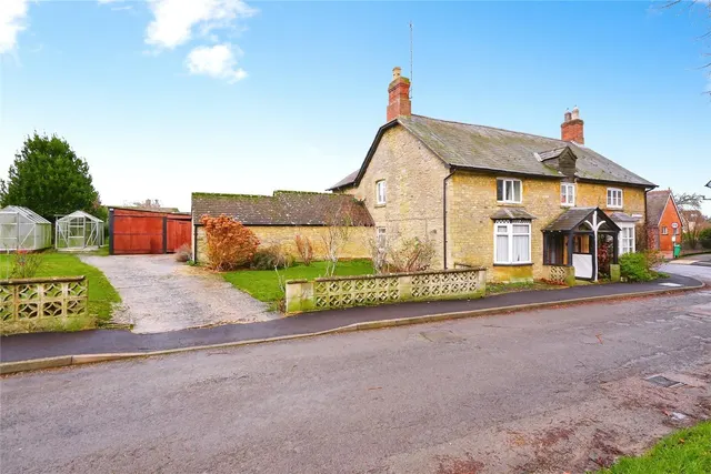 School Lane, Middleton Stoney, Bicester, Oxfordshire, OX25, photo 1