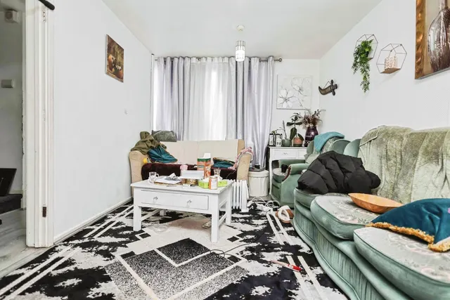 Simmons Drive, Quinton, B32, photo 3