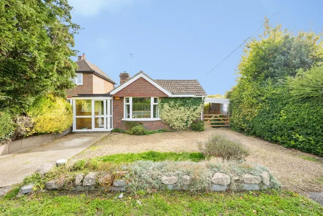Aylesbury Road, Bierton, HP22, photo 1
