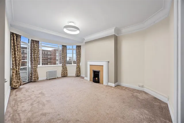 Belsize Avenue, London NW3 4BJ, photo 1