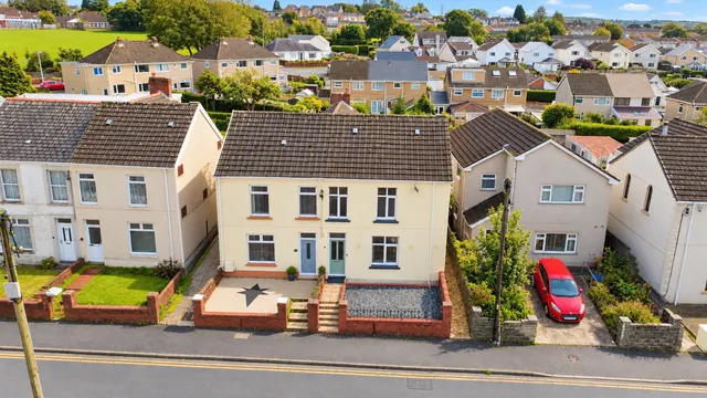 Borough Road, Loughor, SA4, photo 1