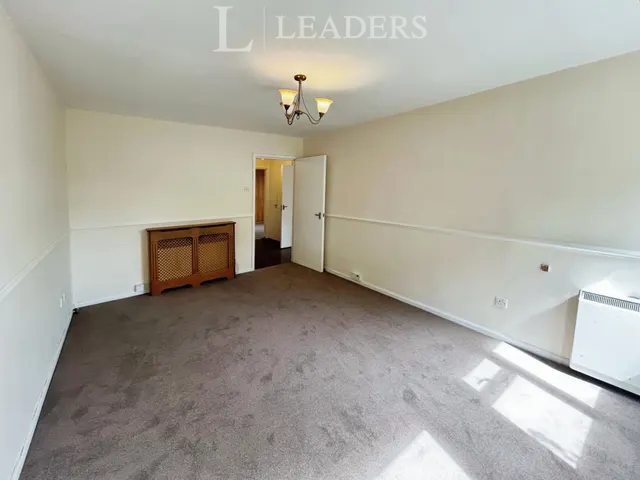Unwin Road, Cheltenham, GL51, photo 3