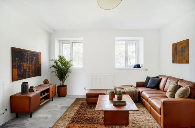Photo 2 — St. John's Drive, London, London, SW18 4UW